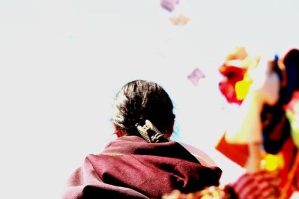 命主忧伤与妻子的羁绊:爱的陪伴与心灵的庇护 命主忧伤与妻子的羁绊:爱的陪伴与心灵的庇护