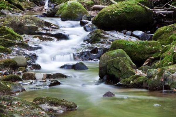 鼠涧下水命佩戴什么？揭秘命理与饰品的神秘关联