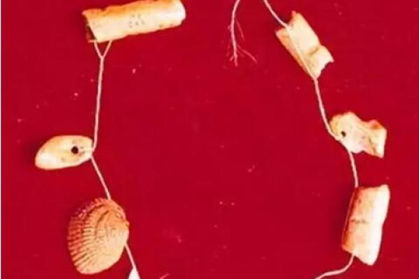 城墙土命的人如何选择佩戴的饰品? 城墙土命的人如何选择佩戴的饰品?