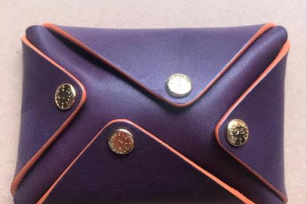 探秘木命钱包的颜色选择:怎样让你的钱包更旺财? 探秘木命钱包的颜色选择:怎样让你的钱包更旺财?