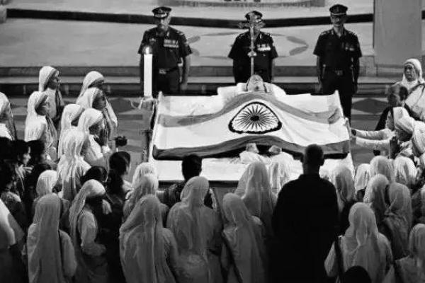 乞丐皇帝：从乞讨到权力的传奇人生故事