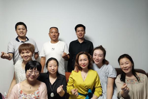 女性星盘配置：掌握命运的宇宙密码与幸福之道