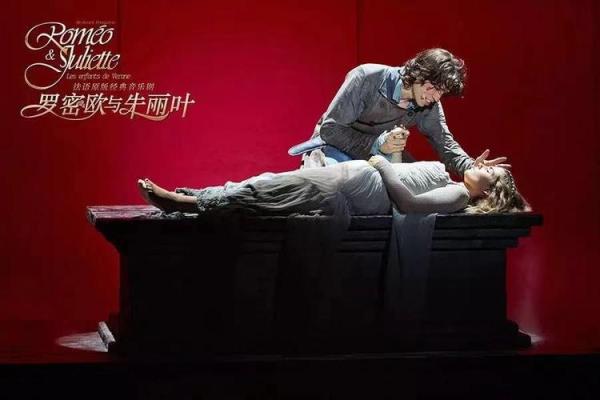 当命运邂逅爱情:那年我们一起追逐的青春时光 当命运邂逅爱情:那年我们一起追逐的青春时光