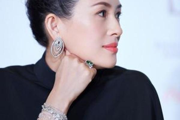 天生骨相怎么看命运:解读命运与骨相的奥秘 天生骨相怎么看命运:解读命运与骨相的奥秘