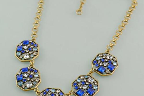 1976年火命:选择与佩戴的宝石与饰品分析 1976年火命:选择与佩戴的宝石与饰品分析