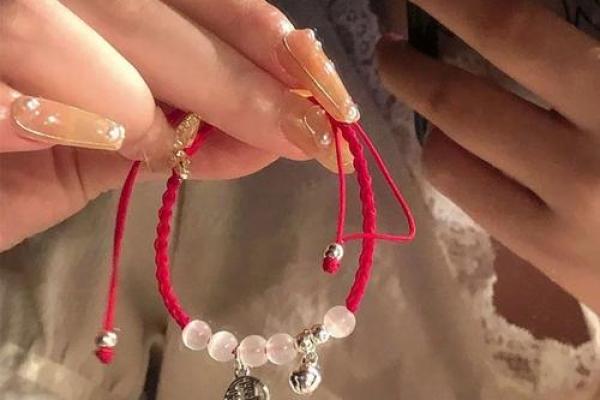 水土命的人适合佩戴什么饰品,打造好运与魅力! 水土命的人适合佩戴什么饰品,打造好运与魅力!