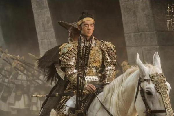 《皇后命:戏谑与爱恨交织的宫廷生活》 《皇后命:戏谑与爱恨交织的宫廷生活》