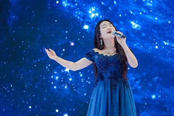 歌声圆润甜美,心灵的旋律与真情的共鸣 歌声圆润甜美,心灵的旋律与真情的共鸣