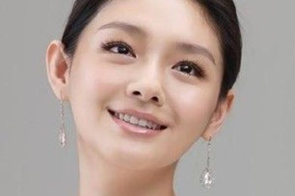 女孩有酒窝是什么命?探索面部特征与命运的奇妙联系 女孩有酒窝是什么命?探索面部特征与命运的奇妙联系