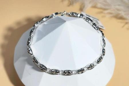 铂金命的人适合佩戴哪些饰品？揭开命理与时尚的奥秘！