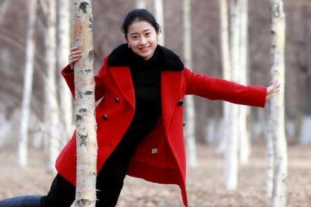 鸡年火命女孩性格解析与人生发展建议