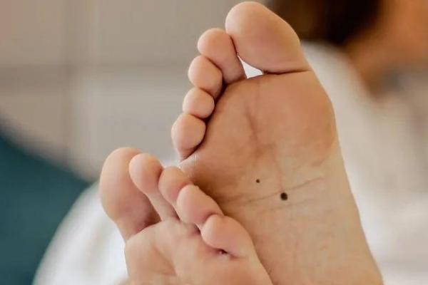 男人什么脚就是什么命:脚与命运的奇妙联系 男人什么脚就是什么命:脚与命运的奇妙联系