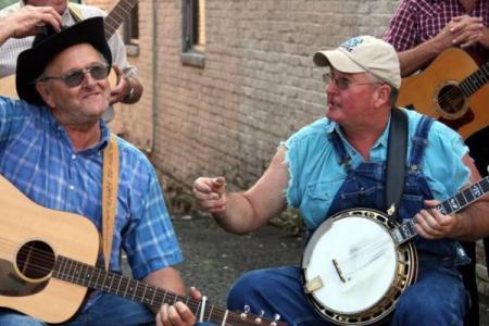 《追寻命运的旋律：解析“命硬”原曲的音乐魅力》