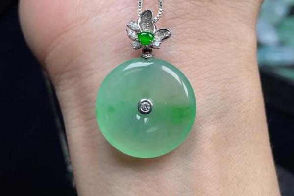 如何通过佩戴首饰改变命格,提升个人魅力与运势 如何通过佩戴首饰改变命格,提升个人魅力与运势