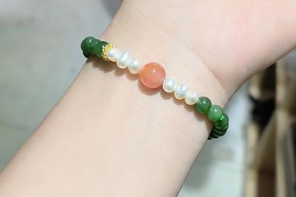 水命之人适合佩戴的手链,提升运势与魅力 水命之人适合佩戴的手链,提升运势与魅力