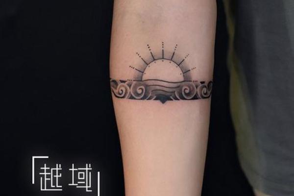 了解太阳火命，探索适合的独特纹身设计