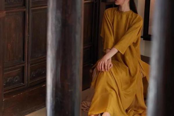 桑树木命佩戴首饰的风水与美学探讨 桑树木命佩戴首饰的风水与美学探讨