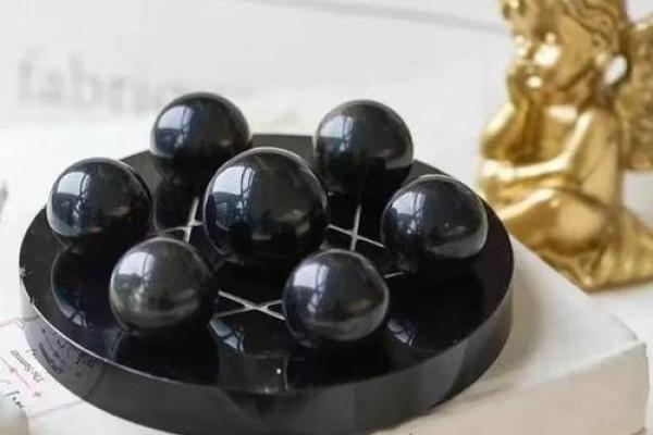 城墙土命的人适合佩戴哪些水晶?探寻能量之美! 城墙土命的人适合佩戴哪些水晶?探寻能量之美!