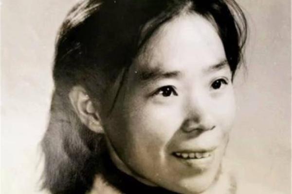 90年代女性命运探秘：从挑战中崛起的时代女性