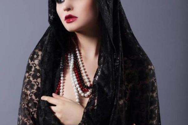 穿黑色衣服的命运:象征与迷信的背后探秘 穿黑色衣服的命运:象征与迷信的背后探秘