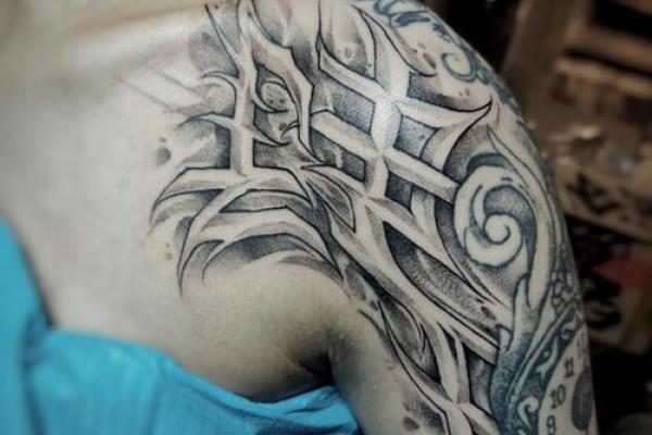 火命者的纹身图案选择:蕴含深意的热情象征 火命者的纹身图案选择:蕴含深意的热情象征