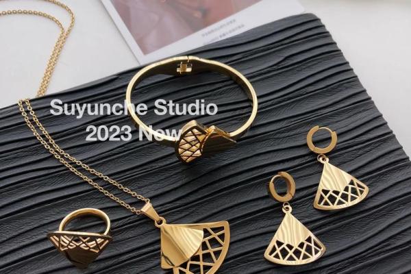 火命之人如何选择最旺的饰品，从而提升运势与气场！