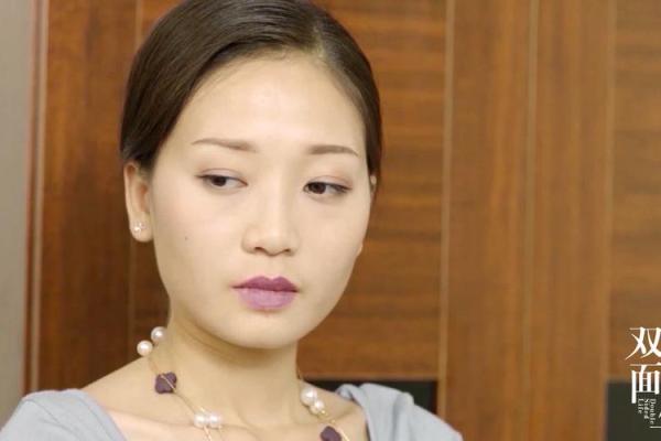 揭秘双面桃花命格：爱情与人生的双重密码