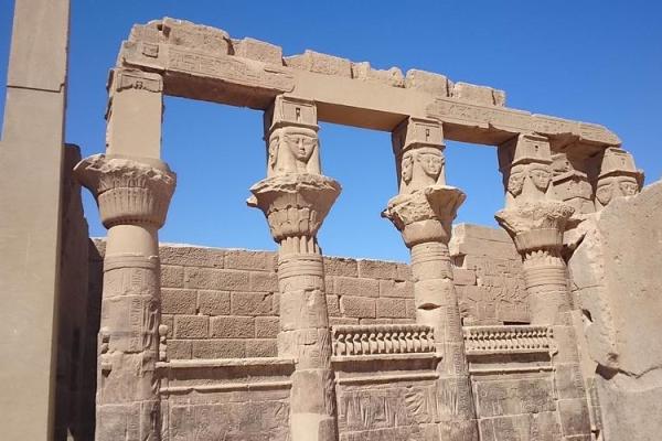 金命院墙的颜色选择：如何为你的家增添运势与魅力