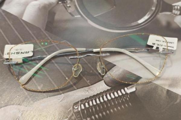 火命者适合佩戴什么手表?探究五行与时尚的完美结合 火命者适合佩戴什么手表?探究五行与时尚的完美结合