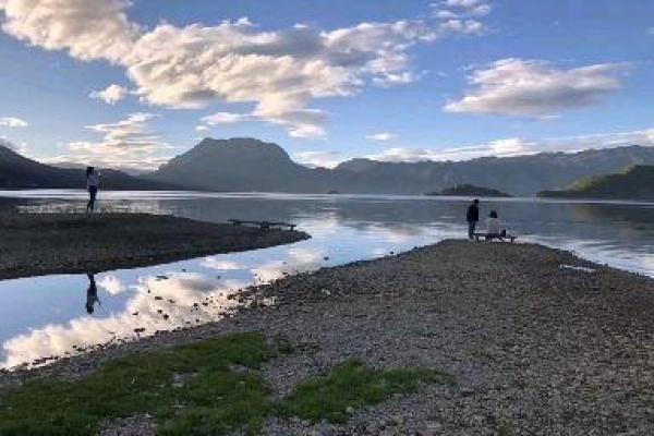 解锁39码脚女性的命运：她们与众不同的生活旅程