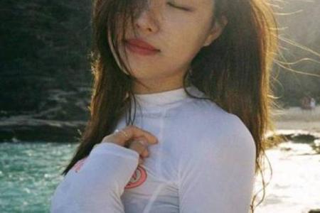 木命女子的气质与长相：优雅与自然的完美结合