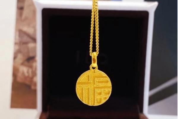 金水命女必备首饰，展现独特魅力与风采！