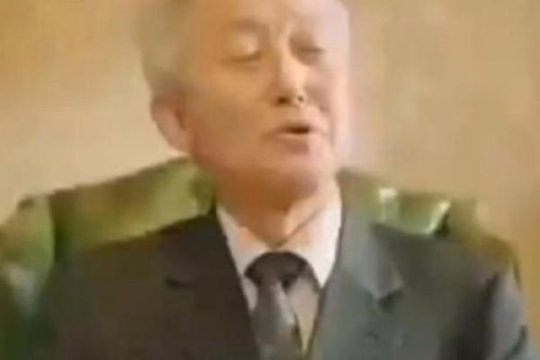 杜月笙的传奇人生：命运的背后与掌握机遇的智慧