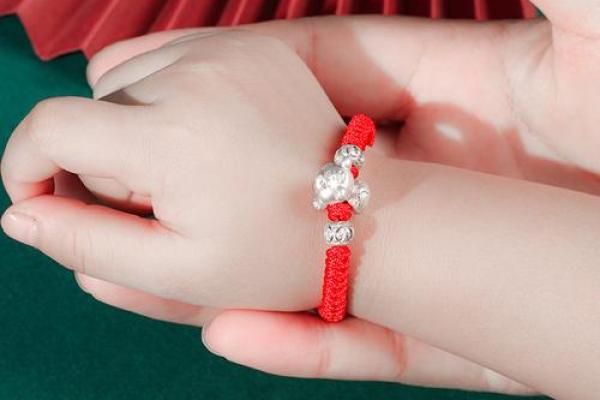 双童子命佩戴指南：如何选择适合的饰品提升运势与幸福感