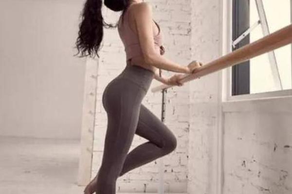 女人屁股扁是什么命?揭开身体特征与命运的秘密! 女人屁股扁是什么命?揭开身体特征与命运的秘密!