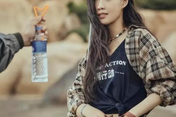 石榴木命者的发型选择：展现个性与气质的完美搭配