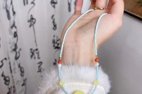 松树木命的饰品选择：为何要戴它们与如何搭配它们