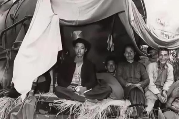 1942年的命运：一段不为人知的历史旅程