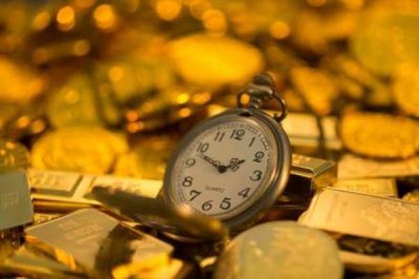 水中金命的颜色偏好与生活哲学