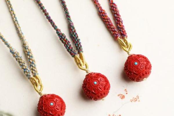 松柏木命适合的首饰：让你的运势更上一层楼！