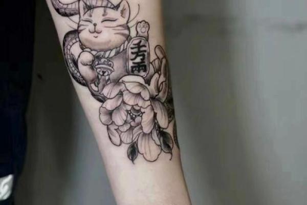 属鸡金命人士最适合的纹身选择，助你平步青云！