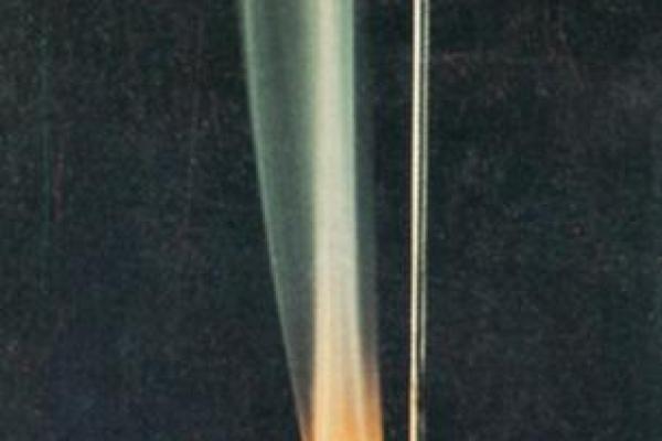 1927年:火焰中的命运与机遇的交响曲 1927年:火焰中的命运与机遇的交响曲