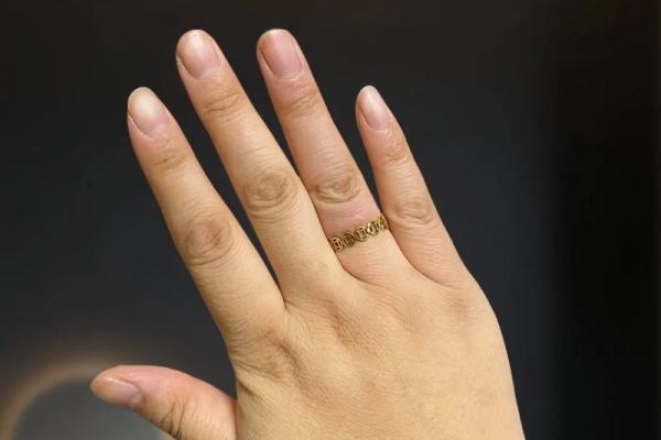 女生手皱巴巴,解密手部皱纹背后的秘密与护理之道 女生手皱巴巴,解密手部皱纹背后的秘密与护理之道