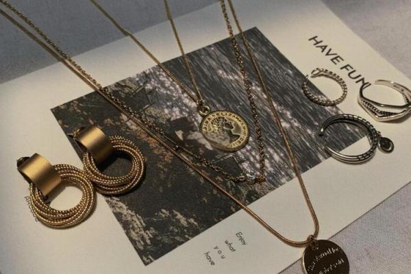 适合木命的首饰选择，让你的风格焕然一新！