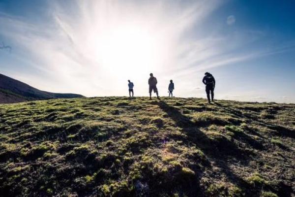 孤儿命格:悲伤与希望交织的人生旅程 孤儿命格:悲伤与希望交织的人生旅程