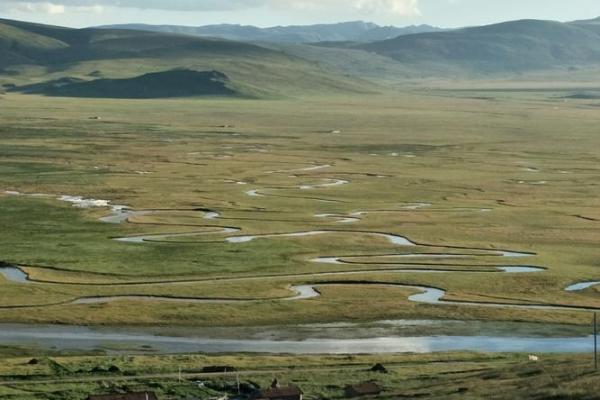 从甲子看命运：探寻不同命格女性的心灵之旅