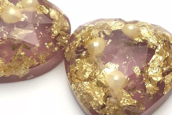 金泊金命的颜色搭配指南,穿出你的魅力与气质! 金泊金命的颜色搭配指南,穿出你的魅力与气质!