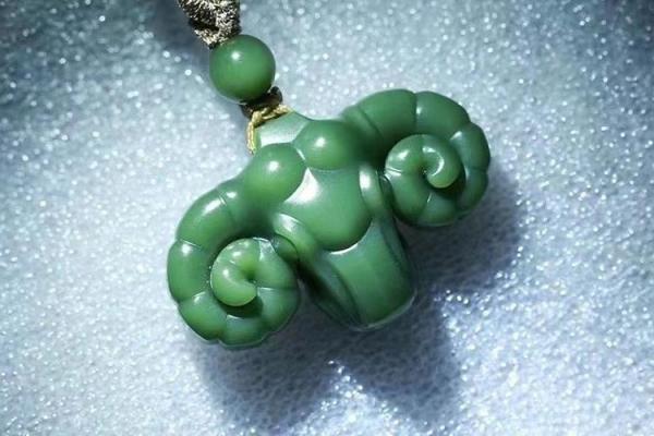 命硬女人的命格解析与适合佩戴的吉祥物推荐 命硬女人的命格解析与适合佩戴的吉祥物推荐