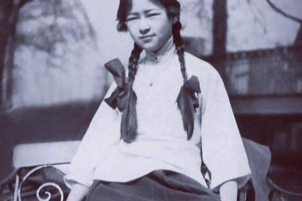 巳时出生女孩:她们的命运与人生之路 巳时出生女孩:她们的命运与人生之路