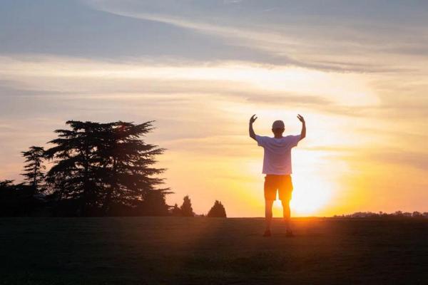 女人39岁算什么命?探讨命运与人生转折的奥秘 女人39岁算什么命?探讨命运与人生转折的奥秘